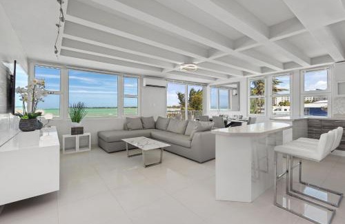 Isla Verde Apartment | Beachfront Amapola SeaSide Apartment with Ocean Views