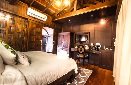 Pak Nam Pran Hotel | Discover Amara Villa Khao Ka Lok with Pool & Ocean Views