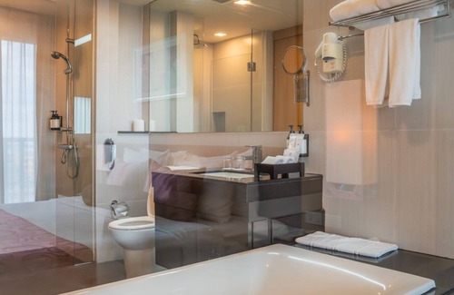 Racha Thewa Hotel | Discover Amaranth Suvarnabhumi: 4-Star Rated Getaway