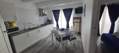 Marzamemi Apartment | Oceanfront Amareilmare1: Guest Rated 9.6/10 & Child Friendly