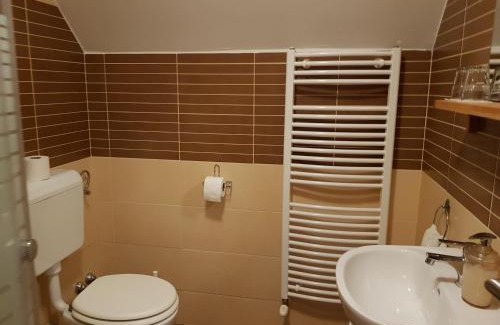 Miskolc-Tapolca House | Discover Comfort at Amaretto Szállás - Rated 9/10!
