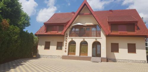 Miskolc-Tapolca House | Discover Comfort at Amaretto Szállás - Rated 9/10!