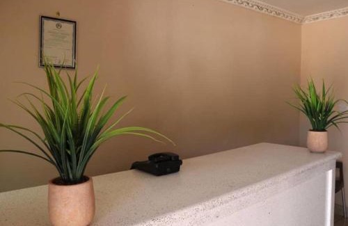 Kasane House | Cozy Amariah Guest House with Breakfast and Family Amenities