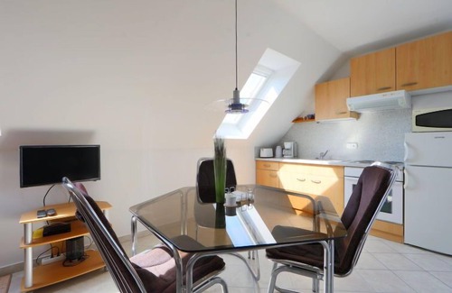 Balatonmariafurdo Apartment | Cozy Amarillo 3: Oceanfront Bliss with Pool Access