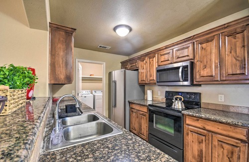 Amarillo House | Inviting Amarillo Abode with Sunroom - 4 Mi to Downtown!