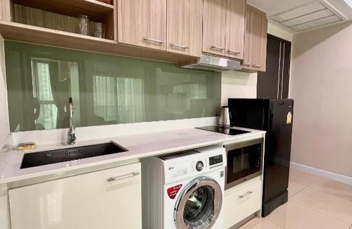 South Pattaya Apartment | Pet-Friendly Haven at Amarin - Dusit Grand Condo View