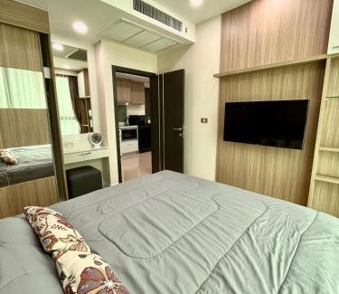 South Pattaya Apartment | Pet-Friendly Haven at Amarin - Dusit Grand Condo View