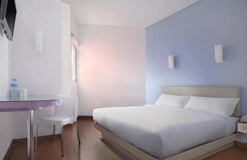 Gambir Hotel | Budget-Friendly Amaris Hotel Juanda with Breakfast Included