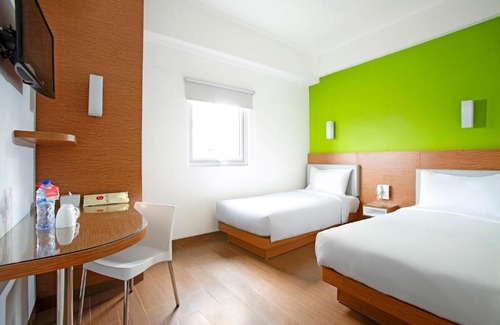Teuku Umar Hotel | Budget-Friendly Amaris Hotel Teuku Umar with Pool & Breakfast
