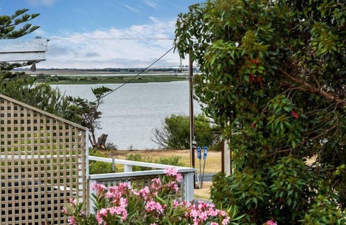 Nangkita House | Pet-Friendly Retreat at Amaroo Hindmarsh Island - 9.4/10 Rated