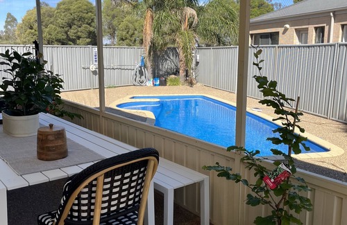 Mulwala House | Unforgettable Stay at Amaroo Waters with Private Pool Access