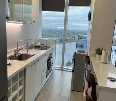 Santa Fe Apartment | Experience Amarras Center - Panorámico: 4-Star & Pet Friendly