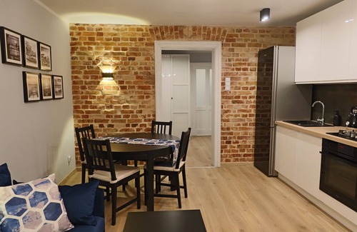 Wrzeszcz Apartment | Family-Friendly Stay at Amart Blue Hotel for Your Getaway