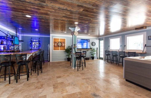 Ormond Beach House | Experience Amarula Spa: 8 Bedrooms & River Views Await