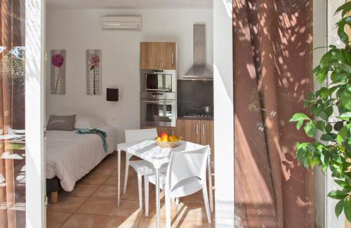 Calvi Villa | Cozy Retreat for Two in Calvi with Pool & Garden