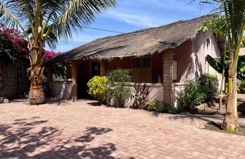 Batokunku Apartment | Cozy Amas Bungalow with Child-Friendly Amenities