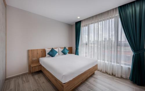 Tuol Kouk Hotel | Eco-Friendly AMATA Residence with Ocean View & Pool