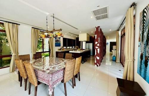 Sai Thai Villa | Stunning Amatapura Beach Villa 12 with Ocean View & Spa