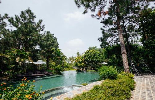 Soc Son Resort | Relaxing Retreat at Amaya Home: Lodge, Spa & Dining