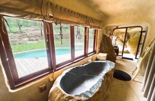 Soc Son Resort | Enchanting Amaya Retreat: Pet-Friendly Haven with Pool