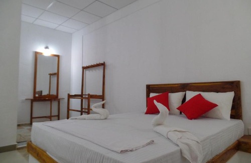 Sigiriya House | Top-Rated Amaya River Side Homestay with Breakfast & Kitchen