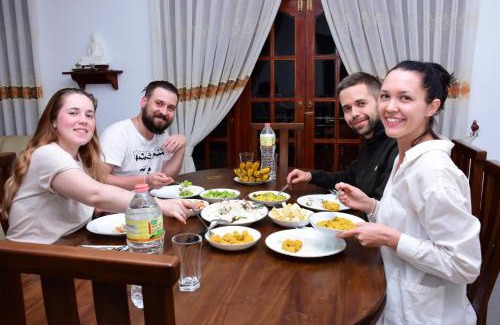 Haputale Hotel | Budget-Friendly Amaya View Guest Inn with Kitchen & Breakfast