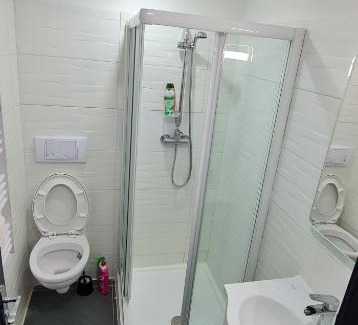Bootle Villa | Spacious 4-Bedroom Retreat in Bottle - Family Friendly Stay