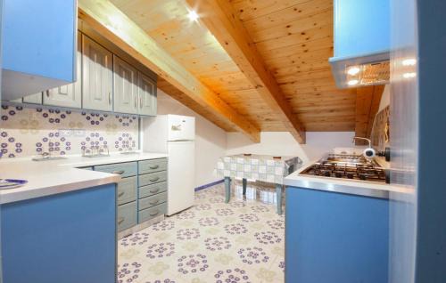 Santa Maria di Castellabate Apartment | Amazing Apartment In Santa Maria Di Castell