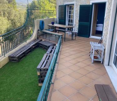 Charneca Hostel | Inviting Amazigh Guincho Hostel & Suites with Kitchen Access