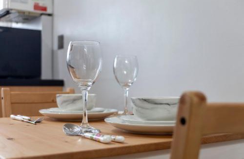 Hammersmith and Fulham Apartment | Unforgettable 1 BR Apartment Stay Near Barons Court