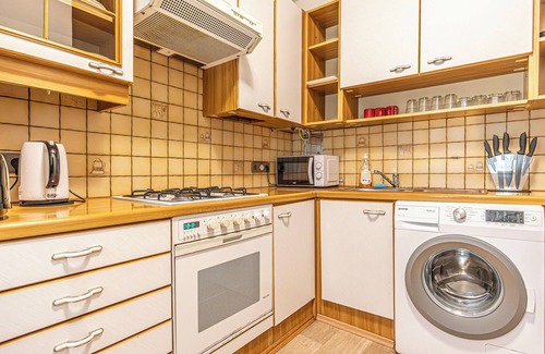 Neulerchenfeld Apartment | Amazing 1BR-1LR Apt. 7-Min to Stadthalle