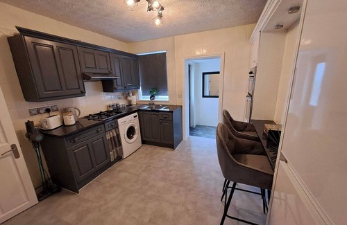 Gravesend House | Amazing 2 bedroom house for your holiday home. A home away from home.