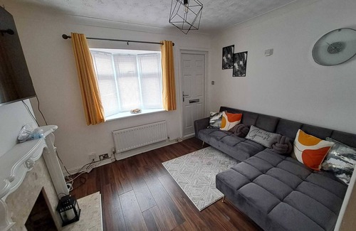 Gravesend House | Amazing 2 bedroom house for your holiday home. A home away from home.