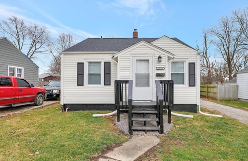 Decatur House | Pet-Friendly 2 Bedroom Retreat in Serene Neighborhood
