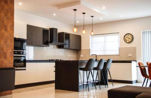 Għadira Apartment | Child-Friendly Retreat: Cozy New2bed in Mellieha