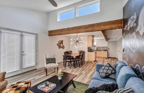 Franklin Park Apartment | Cozy 2-Bedroom Home Close to Airport and Downtown