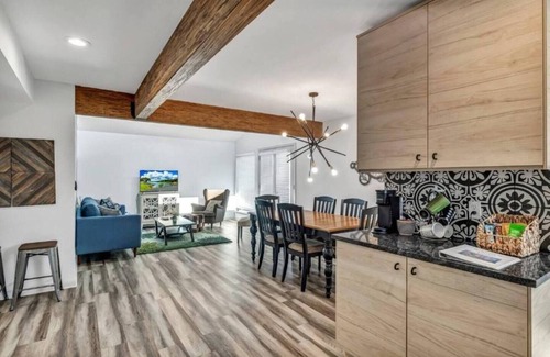 Franklin Park Apartment | Cozy 2-Bedroom Home Close to Airport and Downtown