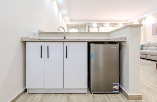 Dream Land Apartment | Family-Friendly 2BR Golf View Apartment with Kitchen Access