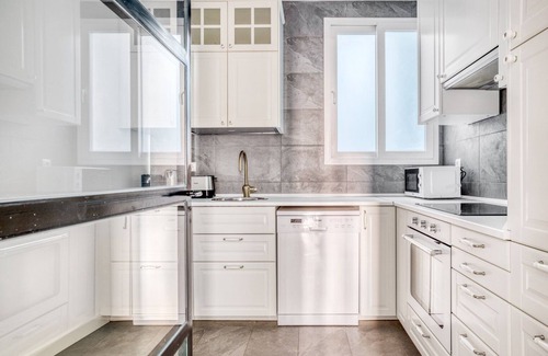 Centro Apartment | Stylish 2BR Getaway in the Heart of Madrid by Blueground