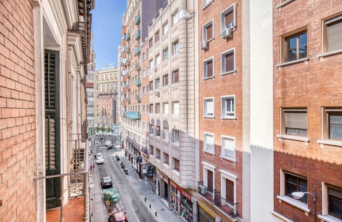 Centro Apartment | Stylish 2BR Getaway in the Heart of Madrid by Blueground