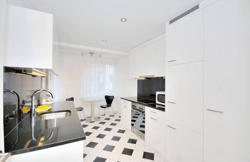 Seefeld Apartment | Amazing 2BR near Lake - Flower 33