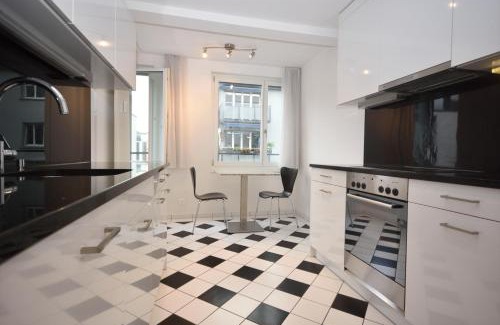 Seefeld Apartment | Elegant PABS Résidences - Family-Friendly with Kitchen Access