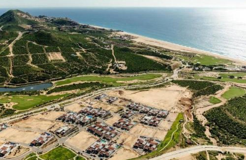 Los Cabos Apartment | Discover a 4-Star Resort with Pool and Beach Access in Cabo