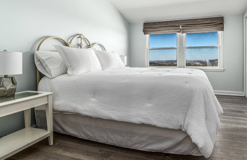 Burks Fork House | Unforgettable Mountain Views & Spa Near Blue Ridge Parkway