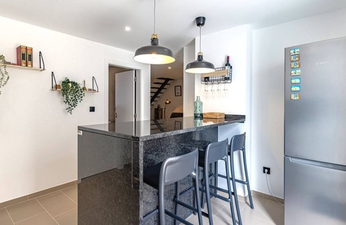 Lumiar Apartment | Spacious 3BDR Duplex in Lisbon with Family-Friendly Amenities