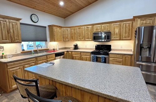 Soldotna House | Amazing 4-bedroom cozy single story house with attached garage in Soldotna.