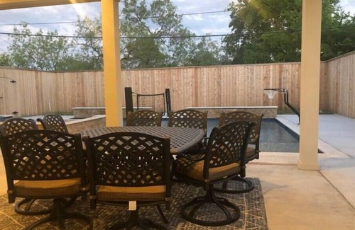 Redmond Terrace House | Experience Ultimate Relaxation with Pool & Hot Tub Access