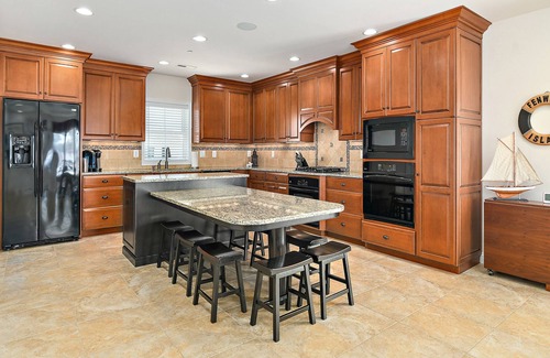 Keen-Wik On the Bay House | Family-Friendly 5BR Home with Private Pool & Ocean Views