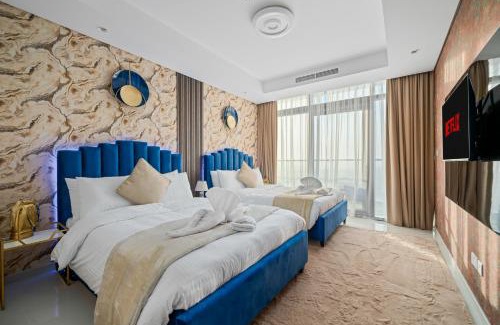 Downtown Dubai Apartment | Indulge in the 64th Floor Infinity Pool at Paramount Hotel