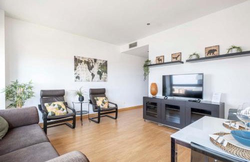 El Port Apartment | Top-Rated Apartment in Fira Barcelona with Pool Access